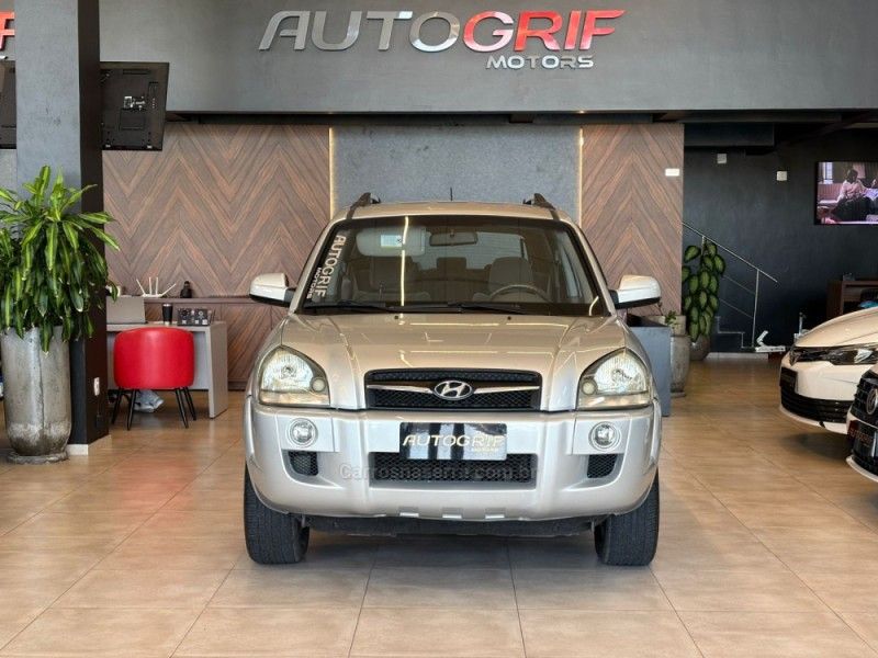 HYUNDAI TUCSON 2.0 MPFI GLS 16V 143CV 2WD 2013/2013 AUTOGRIF MOTORS CAMPO BOM / Carros no Vale