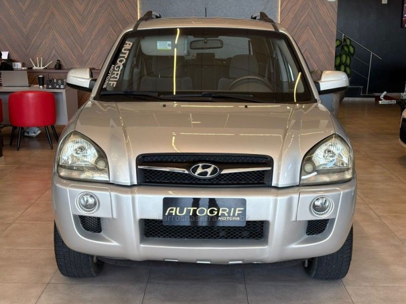 HYUNDAI TUCSON 2.0 MPFI GLS 16V 143CV 2WD 2013/2013 AUTOGRIF MOTORS CAMPO BOM / Carros no Vale