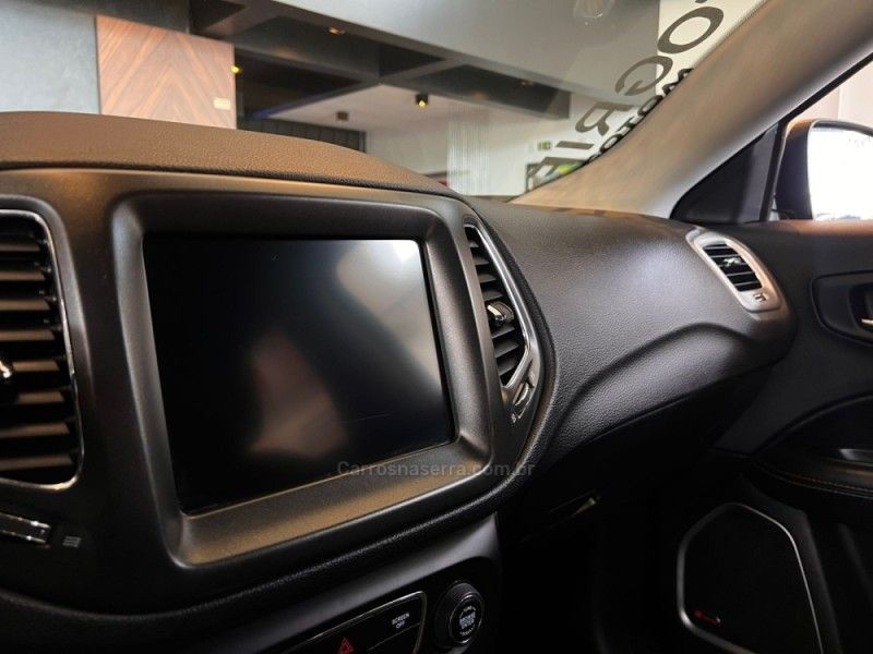 JEEP COMPASS 2.0 16V LONGITUDE 2019/2019 AUTOGRIF MOTORS CAMPO BOM / Carros no Vale JEEP COMPASS 2.0 16V LONGITUDE 2019/2019 AUTOGRIF MOTORS CAMPO BOM / Carros no Vale
