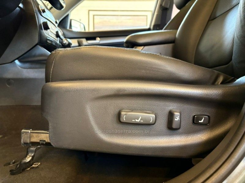 KIA SORENTO 3.5 S.658 V6 4X4 24V 2014/2014 AUTOGRIF MOTORS CAMPO BOM / Carros no Vale