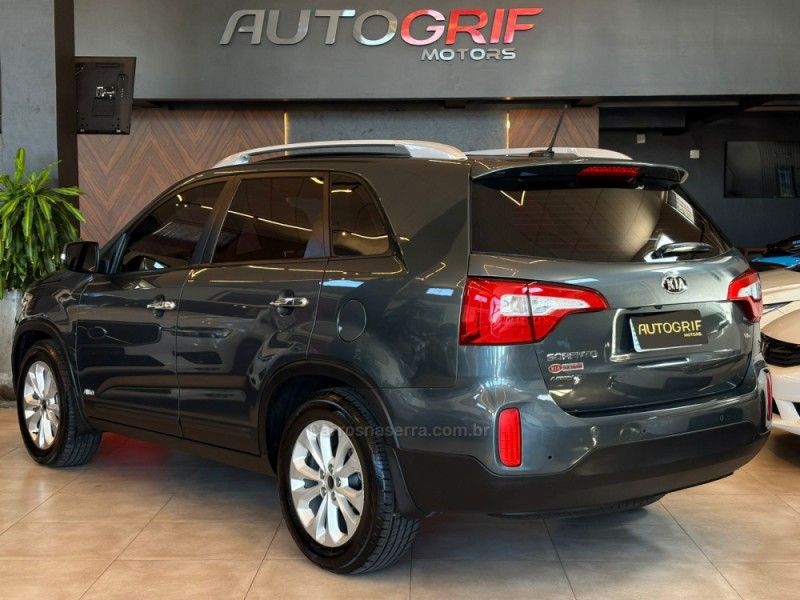 KIA SORENTO 3.5 S.658 V6 4X4 24V 2014/2014 AUTOGRIF MOTORS CAMPO BOM / Carros no Vale