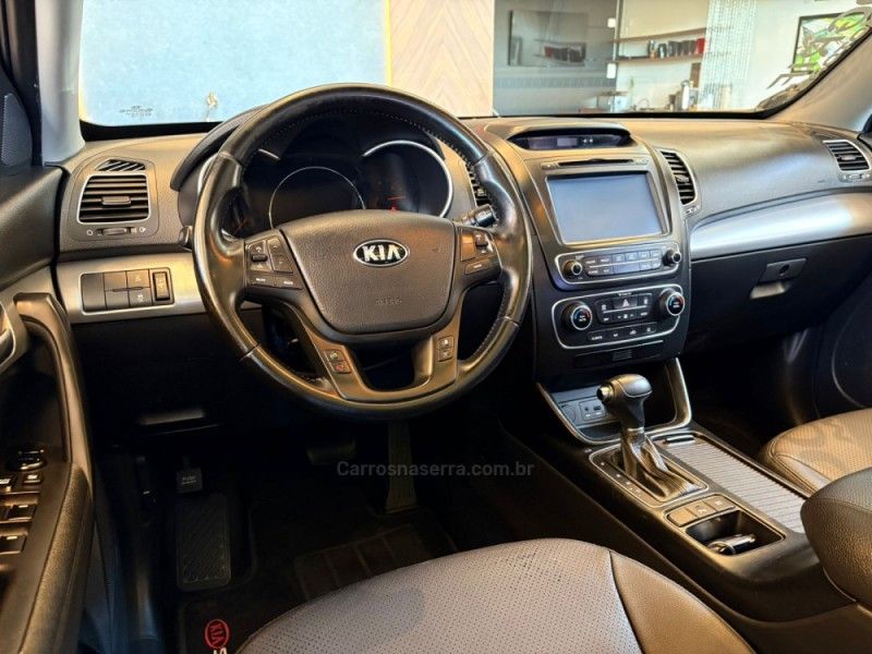 KIA SORENTO 3.5 S.658 V6 4X4 24V 2014/2014 AUTOGRIF MOTORS CAMPO BOM / Carros no Vale