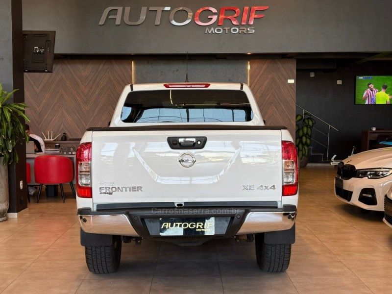 NISSAN FRONTIER 2.3 XE 4X4 CD BI TURBO 2021/2021 AUTOGRIF MOTORS CAMPO BOM / Carros no Vale