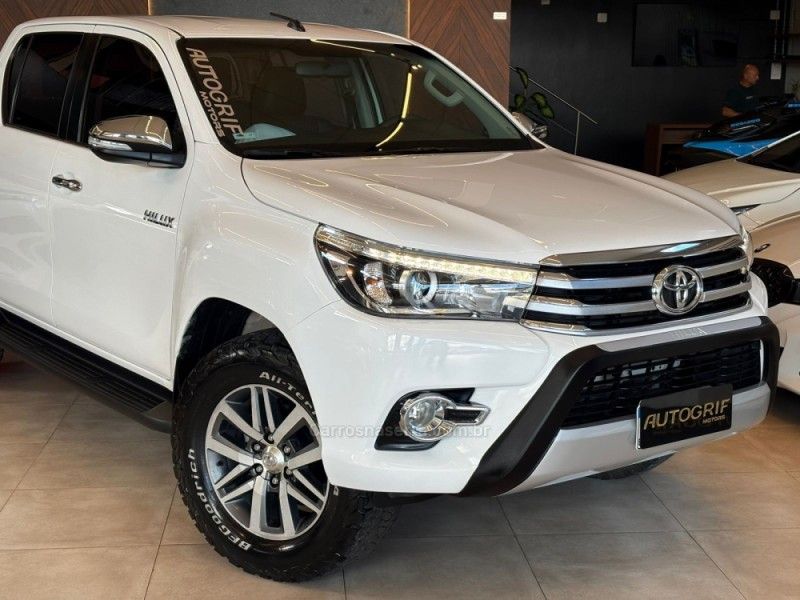 TOYOTA HILUX 2.8 SRX 4X4 CD 16V 2016/2016 AUTOGRIF MOTORS CAMPO BOM / Carros no Vale TOYOTA HILUX 2.8 SRX 4X4 CD 16V 2016/2016 AUTOGRIF MOTORS CAMPO BOM / Carros no Vale