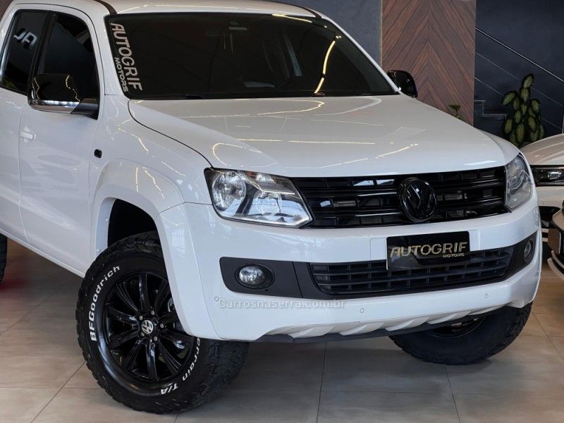 VOLKSWAGEN AMAROK 2.0 HIGHLINE 4X4 CD 16V TURBO INTERCOOLER 2015/2016 AUTOGRIF MOTORS CAMPO BOM / Carros no Vale VOLKSWAGEN AMAROK 2.0 HIGHLINE 4X4 CD 16V TURBO INTERCOOLER 2015/2016 AUTOGRIF MOTORS CAMPO BOM / Carros no Vale