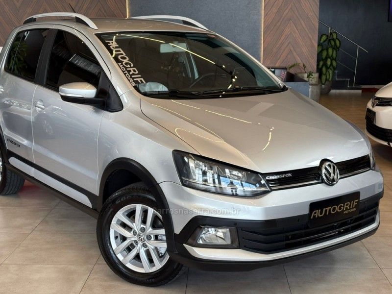 VOLKSWAGEN CROSSFOX 1.6 MSI 16V 2015/2016 AUTOGRIF MOTORS CAMPO BOM / Carros no Vale