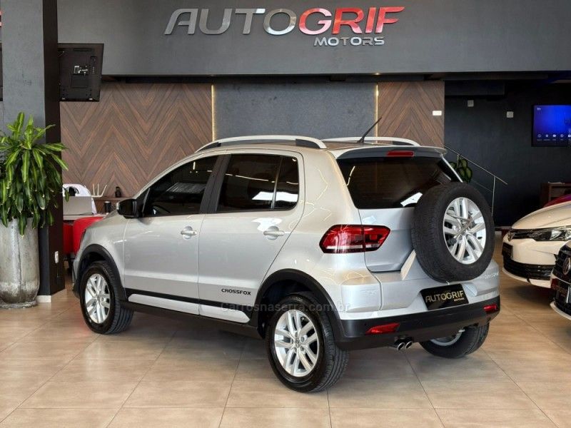 VOLKSWAGEN CROSSFOX 1.6 MSI 16V 2015/2016 AUTOGRIF MOTORS CAMPO BOM / Carros no Vale