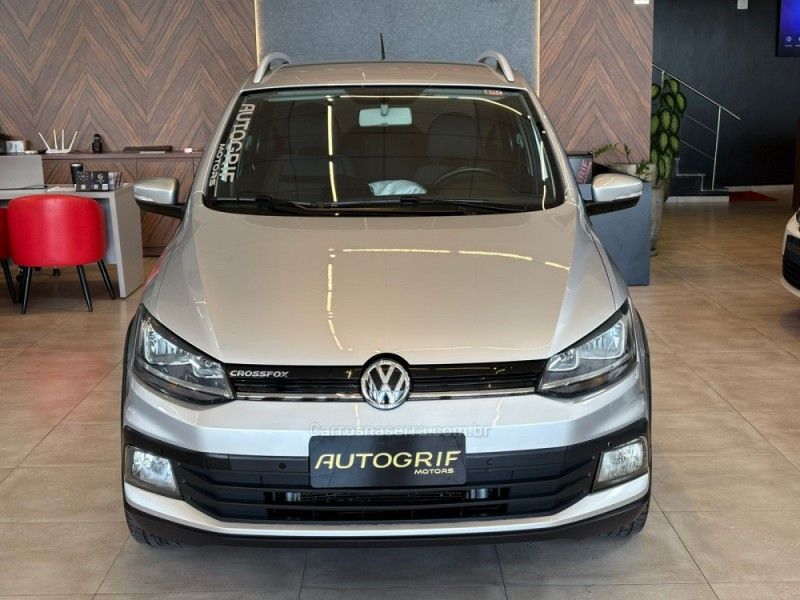 VOLKSWAGEN CROSSFOX 1.6 MSI 16V 2015/2016 AUTOGRIF MOTORS CAMPO BOM / Carros no Vale