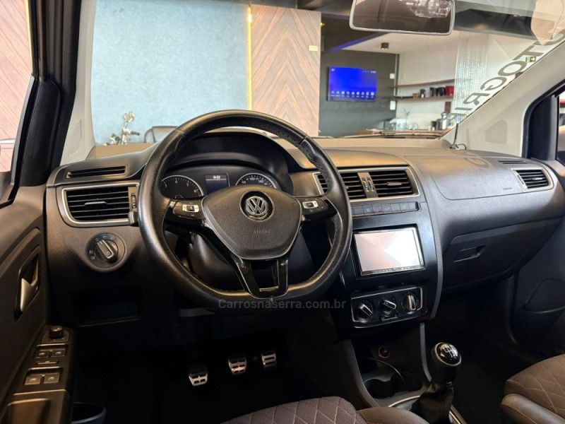 VOLKSWAGEN CROSSFOX 1.6 MSI 16V 2015/2016 AUTOGRIF MOTORS CAMPO BOM / Carros no Vale