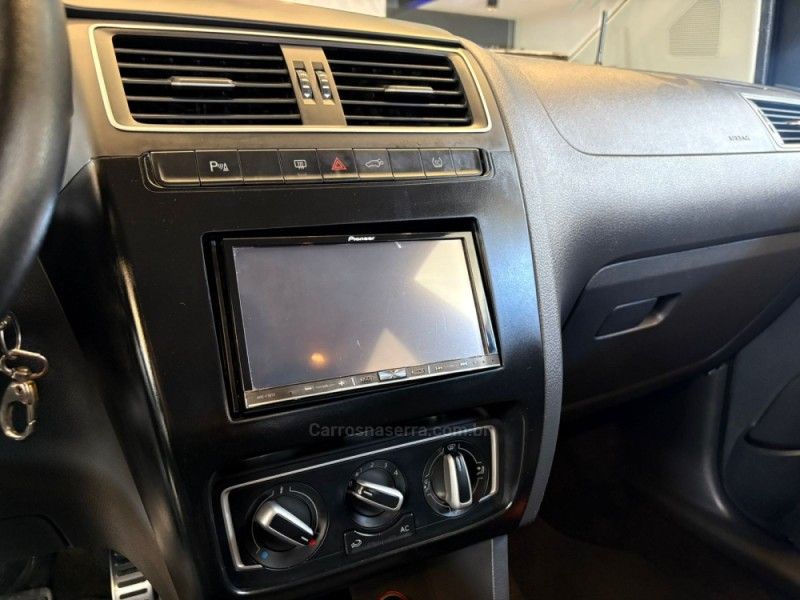 VOLKSWAGEN CROSSFOX 1.6 MSI 16V 2015/2016 AUTOGRIF MOTORS CAMPO BOM / Carros no Vale