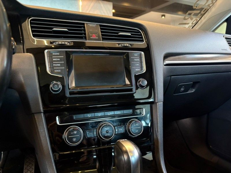 VOLKSWAGEN GOLF 1.4 TSI HIGHLINE 16V TOTAL TIPTRONIC 2015/2015 AUTOGRIF MOTORS CAMPO BOM / Carros no Vale VOLKSWAGEN GOLF 1.4 TSI HIGHLINE 16V TOTAL TIPTRONIC 2015/2015 AUTOGRIF MOTORS CAMPO BOM / Carros no Vale