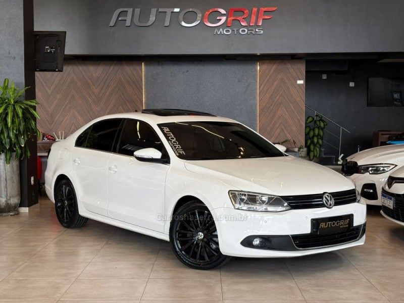 VOLKSWAGEN JETTA 2.0 TSI HIGHLINE 211CV TIPTRONIC 2014/2014 AUTOGRIF MOTORS CAMPO BOM / Carros no Vale