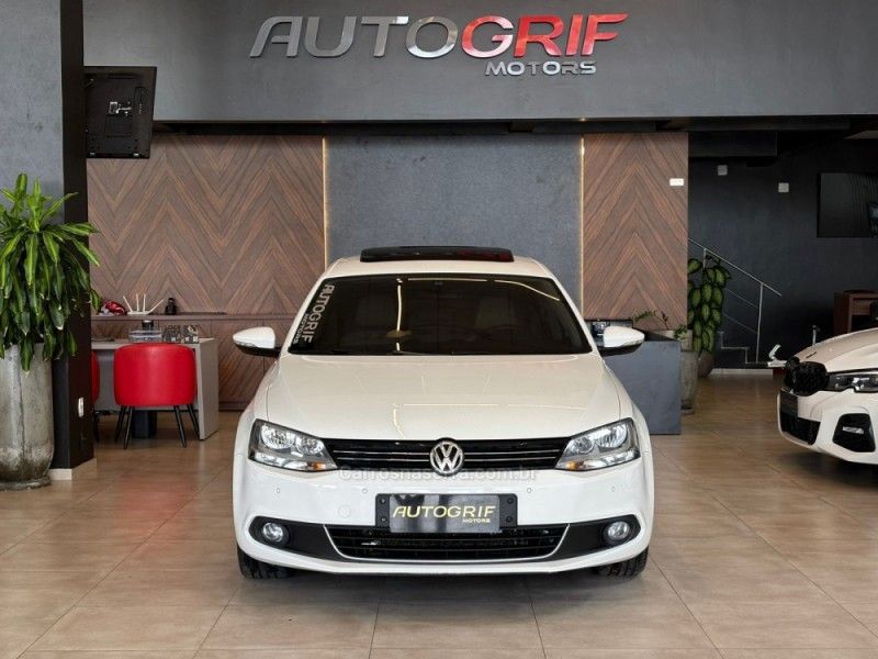 VOLKSWAGEN JETTA 2.0 TSI HIGHLINE 211CV TIPTRONIC 2014/2014 AUTOGRIF MOTORS CAMPO BOM / Carros no Vale