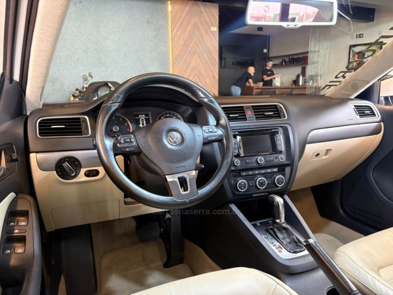 VOLKSWAGEN JETTA 2.0 TSI HIGHLINE 211CV TIPTRONIC 2014/2014 AUTOGRIF MOTORS CAMPO BOM / Carros no Vale