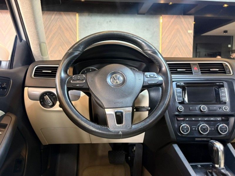 VOLKSWAGEN JETTA 2.0 TSI HIGHLINE 211CV TIPTRONIC 2014/2014 AUTOGRIF MOTORS CAMPO BOM / Carros no Vale