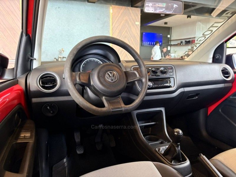VOLKSWAGEN UP 1.0 MPI TAKE UP 12V 2015/2015 AUTOGRIF MOTORS CAMPO BOM / Carros no Vale