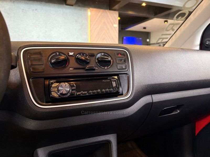 VOLKSWAGEN UP 1.0 MPI TAKE UP 12V 2015/2015 AUTOGRIF MOTORS CAMPO BOM / Carros no Vale