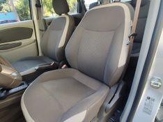 CHEVROLET SPIN LT 1.8 8V Econo 2013/2013 RENNER AUTOMÓVEIS LAJEADO / Carros no Vale