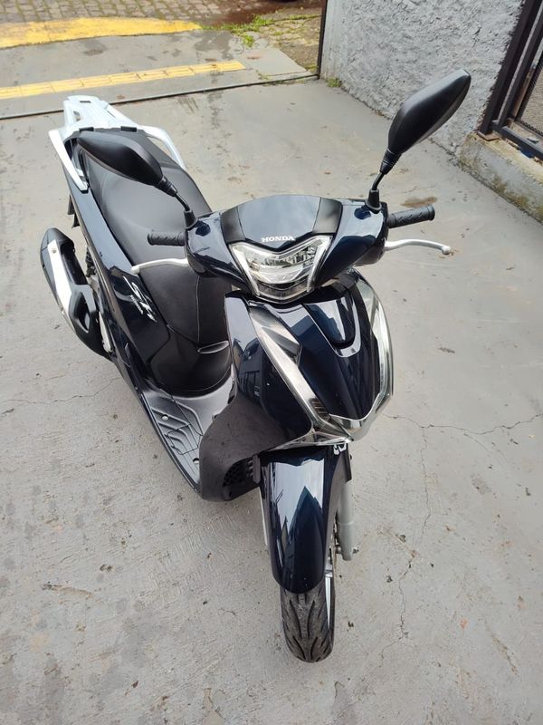 Honda Motos SH 150i/DLX 2018/2018 RENNER AUTOMÓVEIS LAJEADO / Carros no Vale