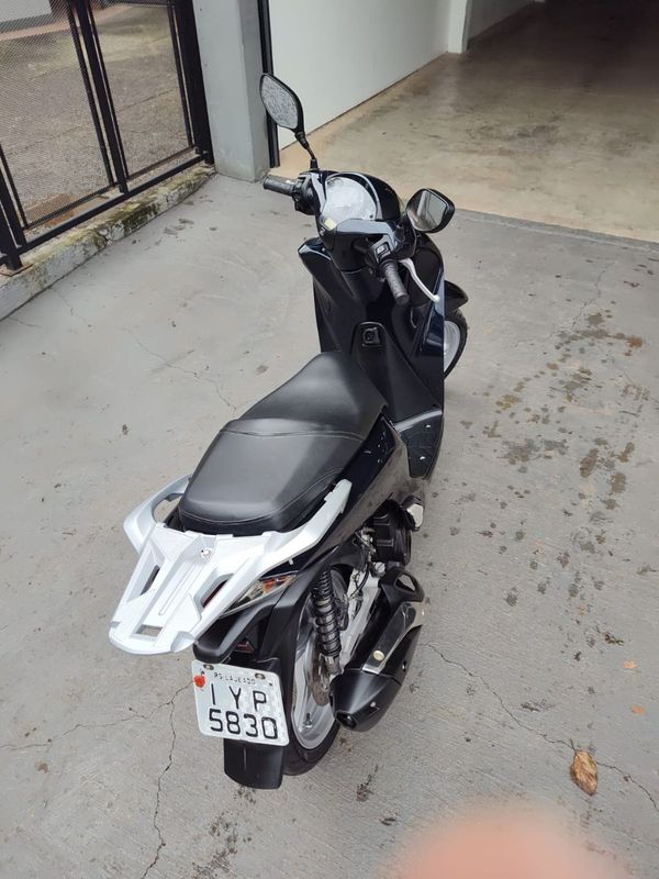 Honda Motos SH 150i/DLX 2018/2018 RENNER AUTOMÓVEIS LAJEADO / Carros no Vale