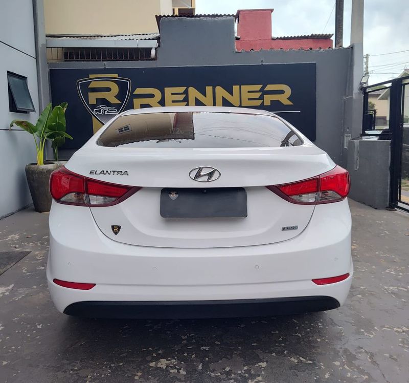 Hyundai Elantra GLS 2.0 16V 2014/2015 RENNER AUTOMÓVEIS LAJEADO / Carros no Vale