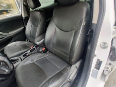 Hyundai Elantra GLS 2.0 16V 2014/2015 RENNER AUTOMÓVEIS LAJEADO / Carros no Vale