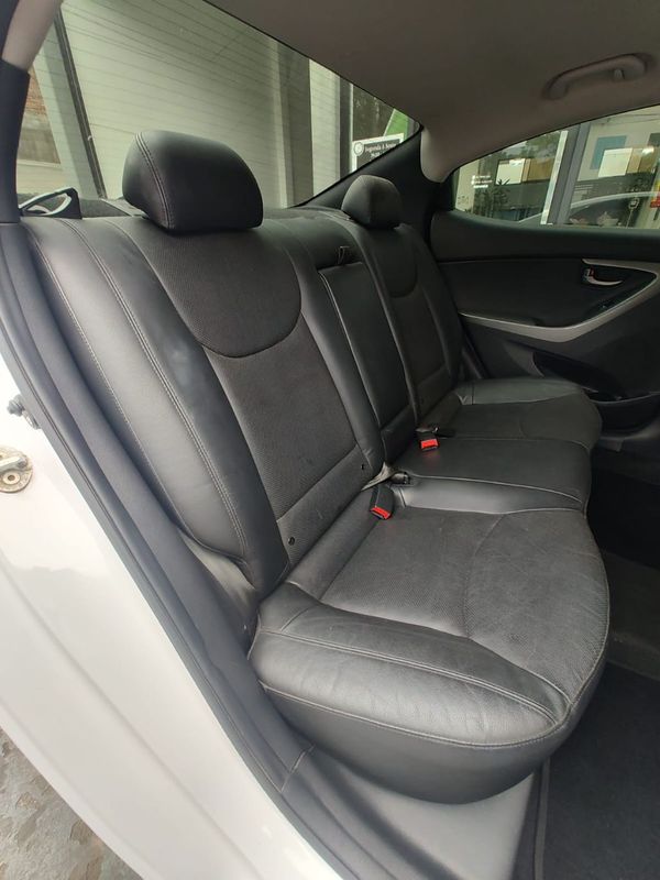 Hyundai Elantra GLS 2.0 16V 2014/2015 RENNER AUTOMÓVEIS LAJEADO / Carros no Vale