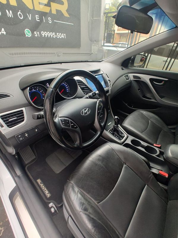 Hyundai Elantra GLS 2.0 16V 2014/2015 RENNER AUTOMÓVEIS LAJEADO / Carros no Vale
