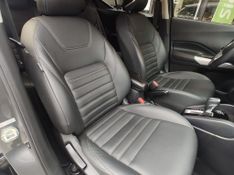Nissan KICKS Exclusive 1.6 16V 2023/2023 RENNER AUTOMÓVEIS LAJEADO / Carros no Vale
