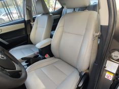 Toyota Corolla XEi 2.0 16V 2014/2015 RENNER AUTOMÓVEIS LAJEADO / Carros no Vale