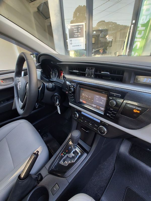 Toyota Corolla XEi 2.0 16V 2014/2015 RENNER AUTOMÓVEIS LAJEADO / Carros no Vale