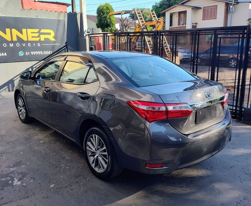 Toyota Corolla XEi 2.0 16V 2014/2015 RENNER AUTOMÓVEIS LAJEADO / Carros no Vale