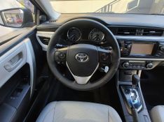 Toyota Corolla XEi 2.0 16V 2014/2015 RENNER AUTOMÓVEIS LAJEADO / Carros no Vale
