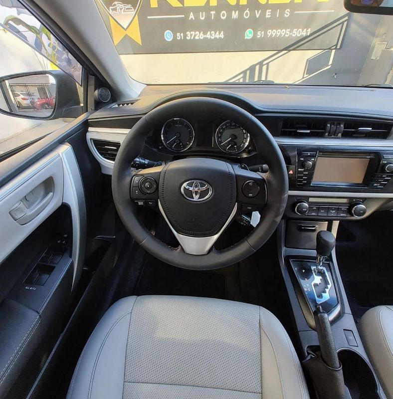 Toyota Corolla XEi 2.0 16V 2014/2015 RENNER AUTOMÓVEIS LAJEADO / Carros no Vale