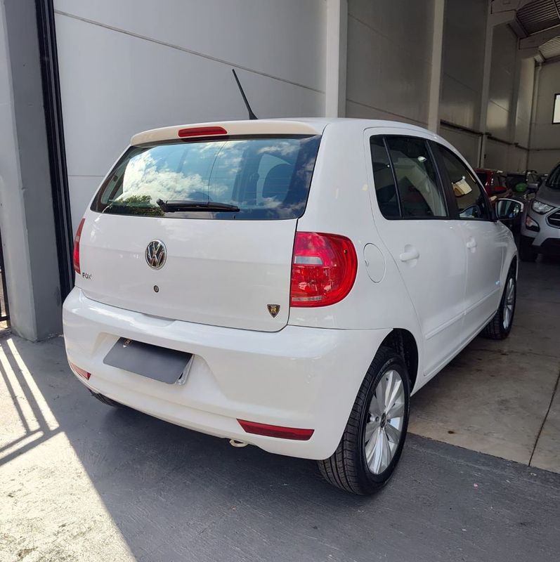 VOLKSWAGEN Fox 1.0 Mi Total 8V 2012/2013 RENNER AUTOMÓVEIS LAJEADO / Carros no Vale