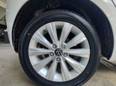 VOLKSWAGEN Fox 1.0 Mi Total 8V 2012/2013 RENNER AUTOMÓVEIS LAJEADO / Carros no Vale