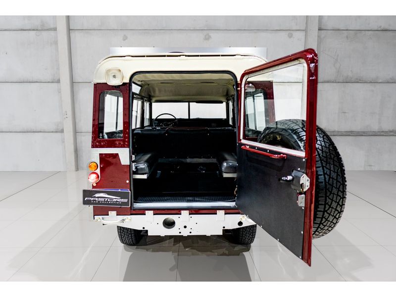 LAND ROVER SERIES III V8 61CV 1974/1974 PASTORE CAR COLLECTION BENTO GONÇALVES / Carros no Vale LAND ROVER SERIES III V8 61CV 1974/1974 PASTORE CAR COLLECTION BENTO GONÇALVES / Carros no Vale