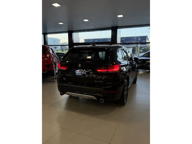 BMW X1 2.0 16V TURBO ACTIVEFLEX SDRIVE20I X-LINE 2020/2021 LEHMEN VEÍCULOS VENÂNCIO AIRES / Carros no Vale