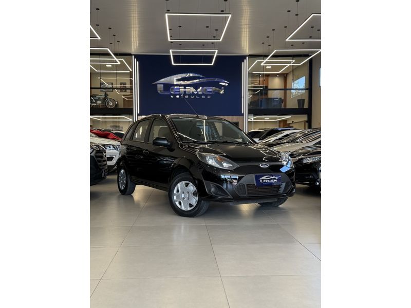 FORD FIESTA 1.0 ROCAM HATCH 8V 2012/2013 LEHMEN VEÍCULOS VENÂNCIO AIRES / Carros no Vale