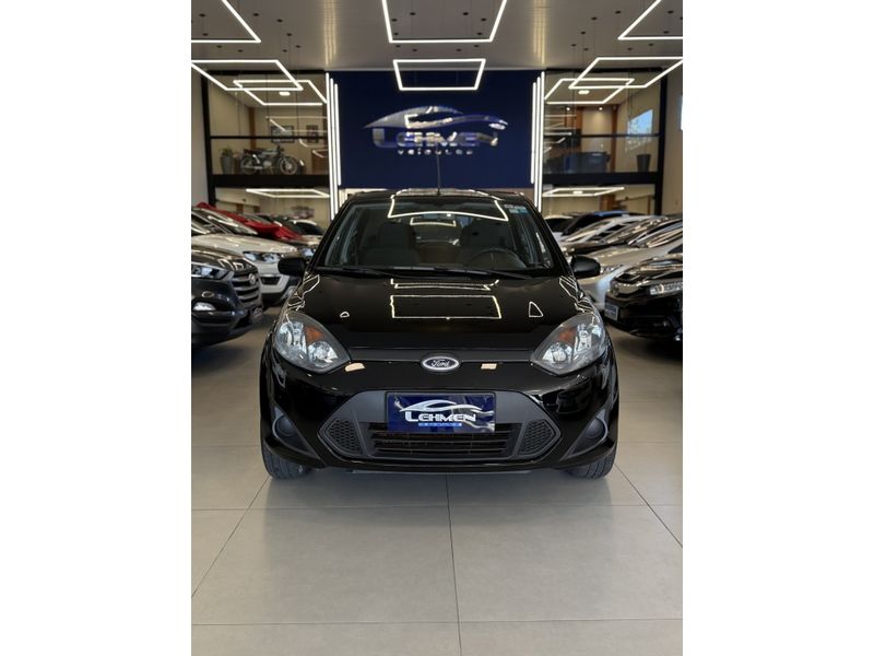 FORD FIESTA 1.0 ROCAM HATCH 8V 2012/2013 LEHMEN VEÍCULOS VENÂNCIO AIRES / Carros no Vale