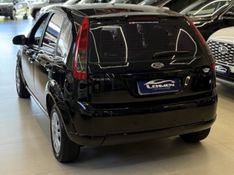 FORD FIESTA 1.0 ROCAM HATCH 8V 2013/2014 LEHMEN VEÍCULOS VENÂNCIO AIRES / Carros no Vale