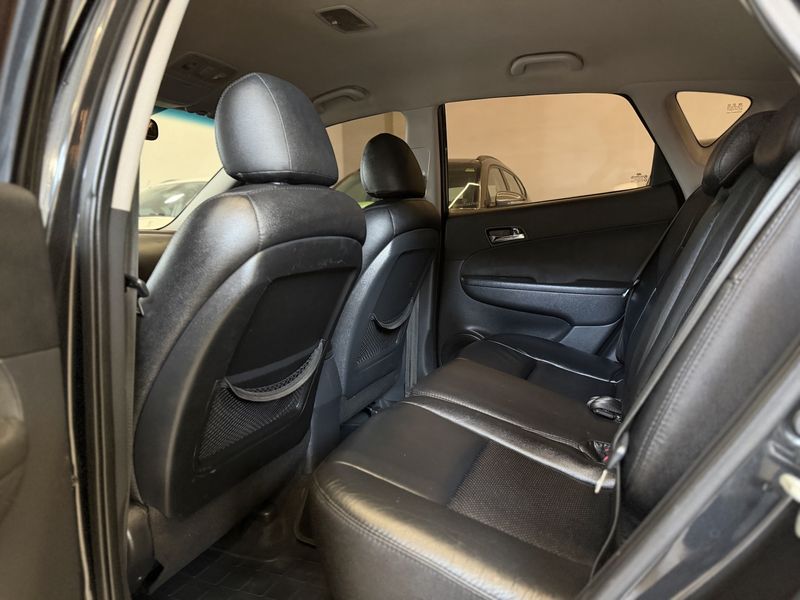 HYUNDAI I30 2.0 MPI 16V 2009/2010 LEHMEN VEÍCULOS VENÂNCIO AIRES / Carros no Vale