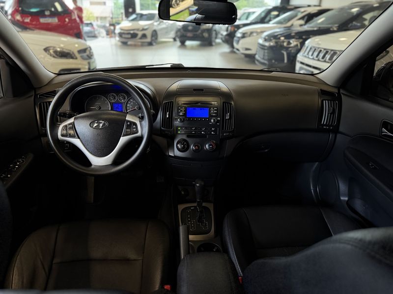 HYUNDAI I30 2.0 MPI 16V 2009/2010 LEHMEN VEÍCULOS VENÂNCIO AIRES / Carros no Vale