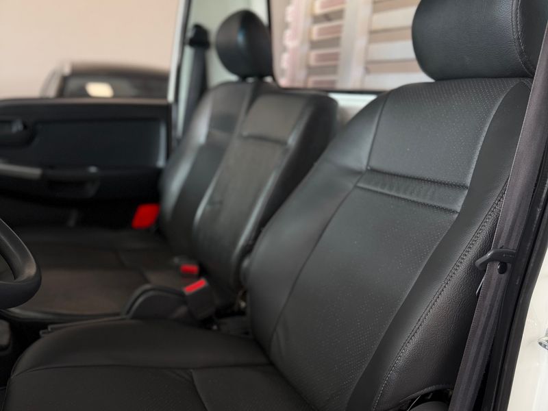 KIA BONGO 2.5 TD STD CS 2019/2020 LEHMEN VEÍCULOS VENÂNCIO AIRES / Carros no Vale