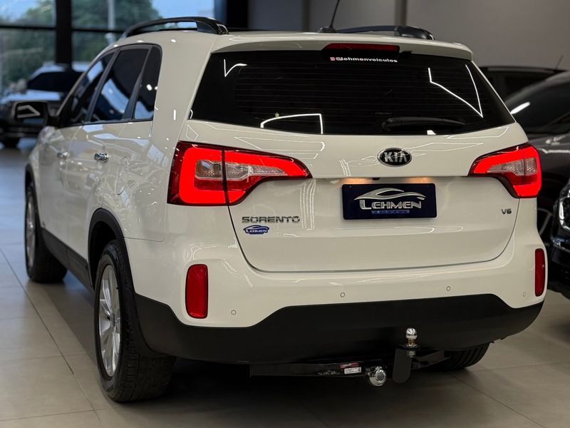 KIA SORENTO 3.5 V6 EX 7L 4WD 2014/2015 LEHMEN VEÍCULOS VENÂNCIO AIRES / Carros no Vale