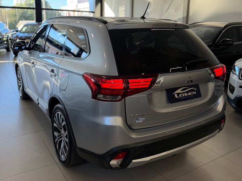 MITSUBISHI OUTLANDER 2.0 16V 2015/2016 LEHMEN VEÍCULOS VENÂNCIO AIRES / Carros no Vale MITSUBISHI OUTLANDER 2.0 16V 2015/2016 LEHMEN VEÍCULOS VENÂNCIO AIRES / Carros no Vale