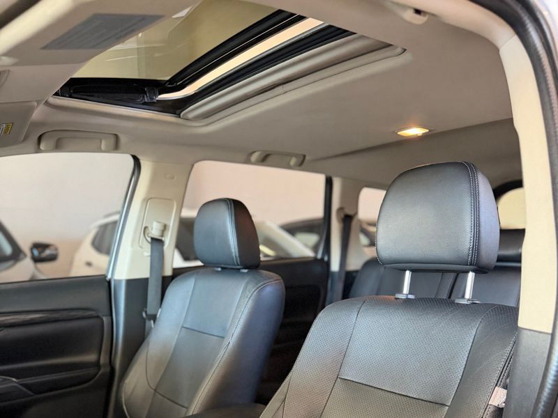 MITSUBISHI OUTLANDER 2.0 16V 2015/2016 LEHMEN VEÍCULOS VENÂNCIO AIRES / Carros no Vale MITSUBISHI OUTLANDER 2.0 16V 2015/2016 LEHMEN VEÍCULOS VENÂNCIO AIRES / Carros no Vale