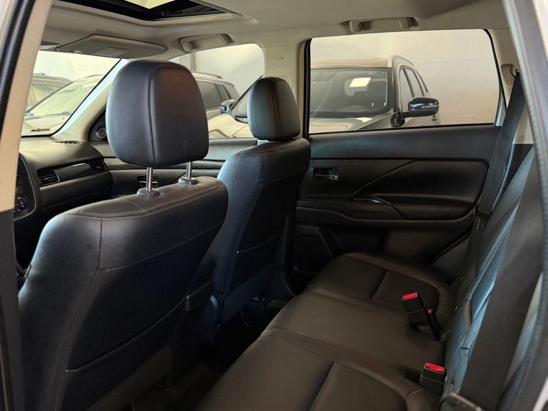 MITSUBISHI OUTLANDER 2.0 16V 2015/2016 LEHMEN VEÍCULOS VENÂNCIO AIRES / Carros no Vale MITSUBISHI OUTLANDER 2.0 16V 2015/2016 LEHMEN VEÍCULOS VENÂNCIO AIRES / Carros no Vale