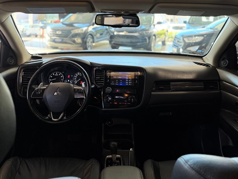 MITSUBISHI OUTLANDER 2.0 16V 2015/2016 LEHMEN VEÍCULOS VENÂNCIO AIRES / Carros no Vale MITSUBISHI OUTLANDER 2.0 16V 2015/2016 LEHMEN VEÍCULOS VENÂNCIO AIRES / Carros no Vale