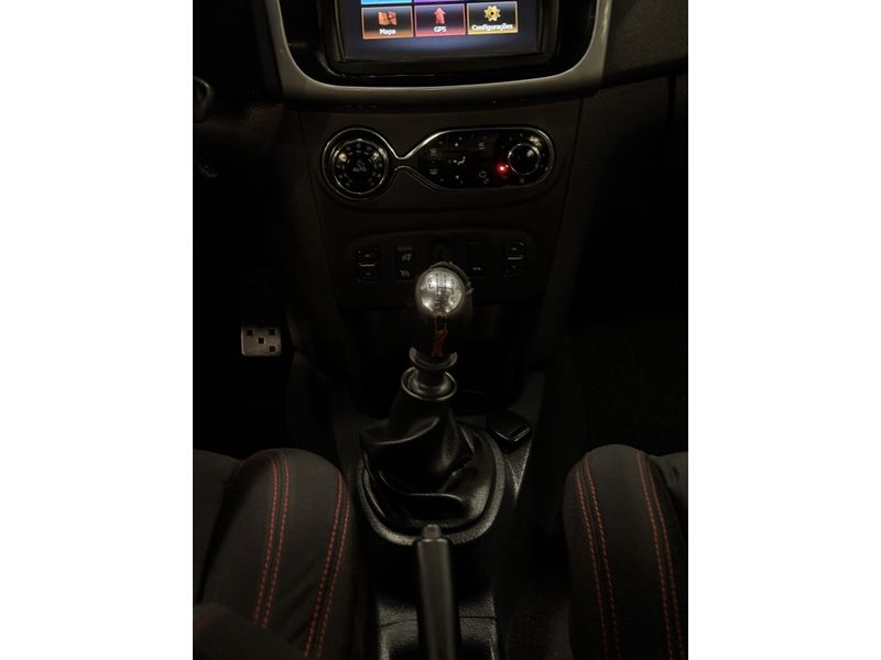RENAULT SANDERO 2.0 RS 16V 2015/2016 LEHMEN VEÍCULOS VENÂNCIO AIRES / Carros no Vale